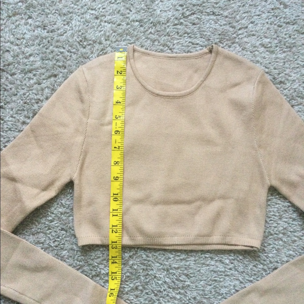 🔥🔥HOST PIC🔥🔥Sweater Cropped Top - Picture 6 of 10